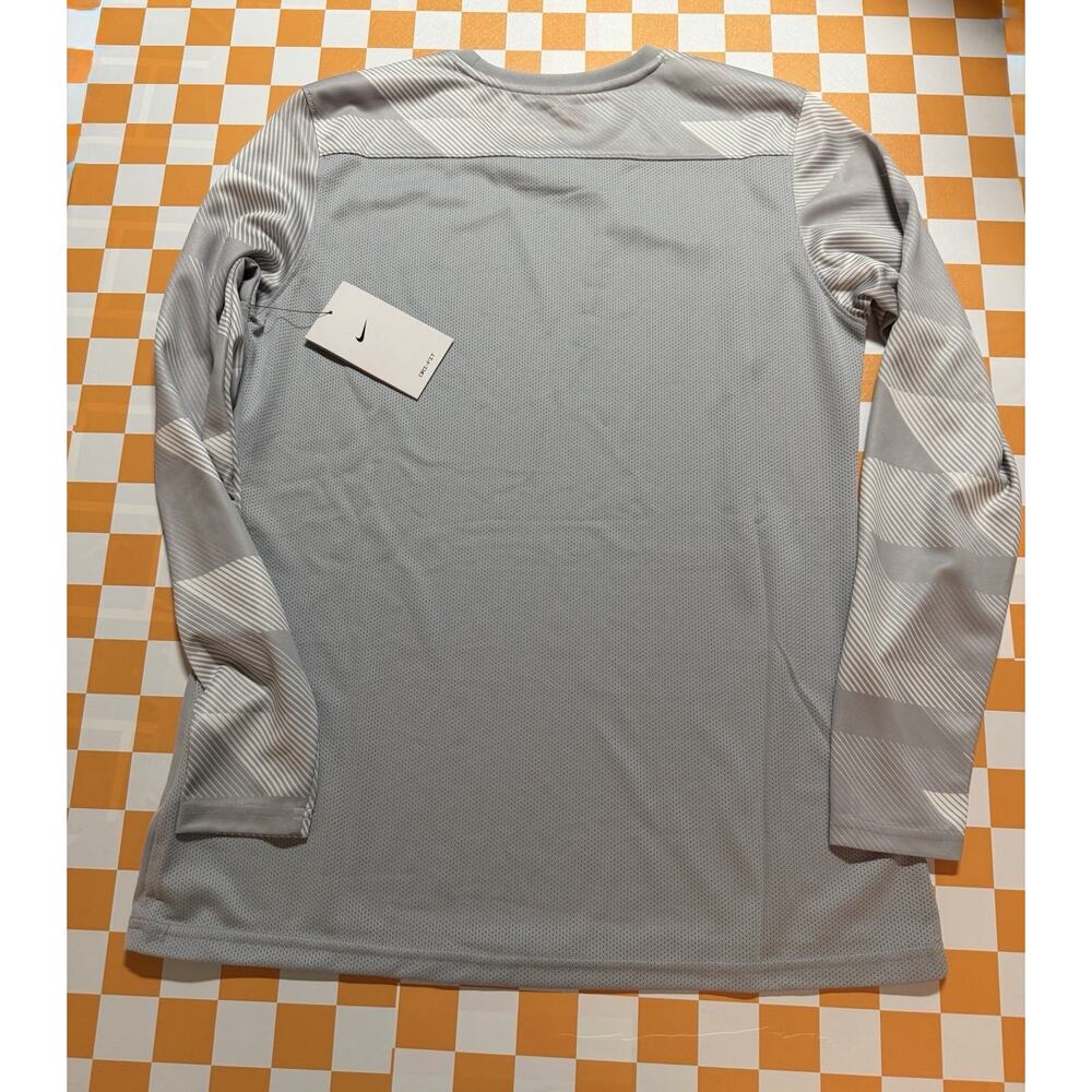 Nike Dri-Fit Grey Activewear Long Sleeve Shirt Women’s Med. NWT - Picture 2 of 7